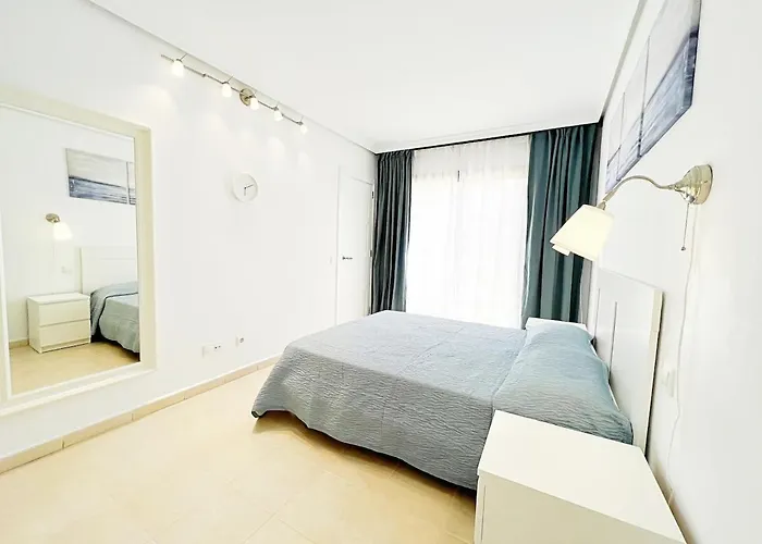 Luxury In La Caleta! Nyaraló